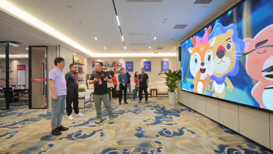 高途创始人、董事长兼CEO陈向东先生一行莅临天游TY8线路检测体育参观、交流